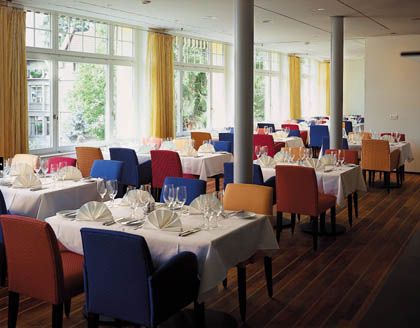 Zurich Development Center Hotel Ресторант снимка